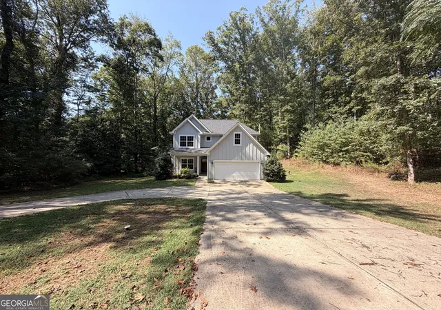 Photo 3 of Single family home for sale at 8515 Lynn Dr, Gainesville, GA 30506 | MLS# 10850572 | Listing updated on 2026-10-02