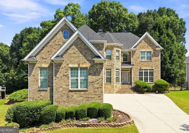 Photo 1 of Single family home for sale at 8915 Maple Run Trl, Gainesville, GA 30506 | MLS# 10841705 | Listing updated on 2026-09-25