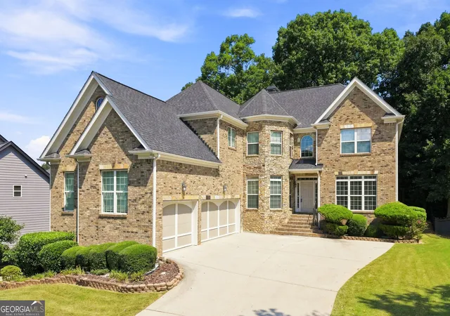 Photo 2 of Single family home for sale at 8915 Maple Run Trl, Gainesville, GA 30506 | MLS# 10841705 | Listing updated on 2026-09-25