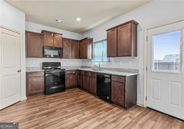 Photo 4 of Single family home for sale at 337 Darling Ln, Pendergrass, GA 30567 | MLS# 10818167 | Listing updated on 2026-09-26