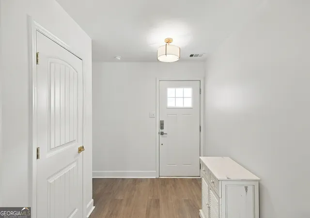 Photo 3 of Sale Pending at 221 Muirfield Ln, Byron, GA 31008 | MLS# 10849892 | Listing updated on 2026-10-07