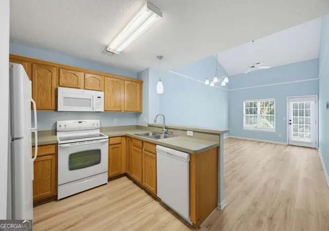 Photo 3 of Single family home for sale at 240 Fox Crk Blvd, Woodstock, GA 30188 | MLS# 10843939 | Listing updated on 2026-09-15