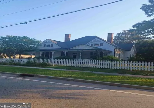 Photo 1 of Single family home for sale at 1017 Green St Se, Conyers, GA 30012 | MLS# 10845973 | Listing updated on 2026-09-28