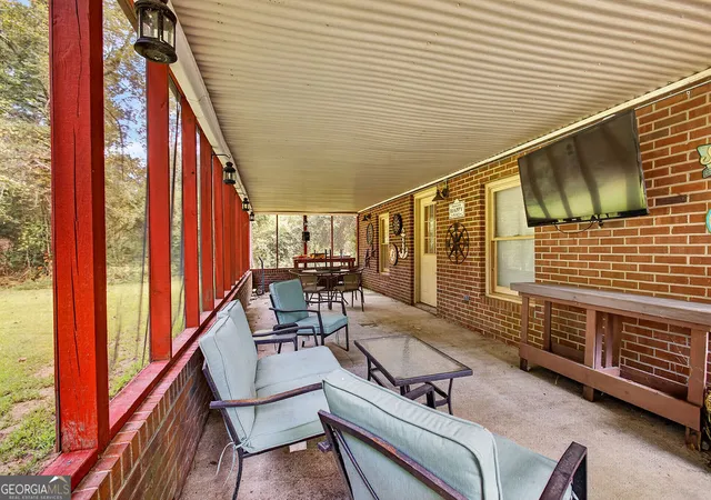Photo 3 of Sale Pending at 200 1/2 Pine St, Barnesville, GA 30204 | MLS# 10847543 | Listing updated on 2026-10-05