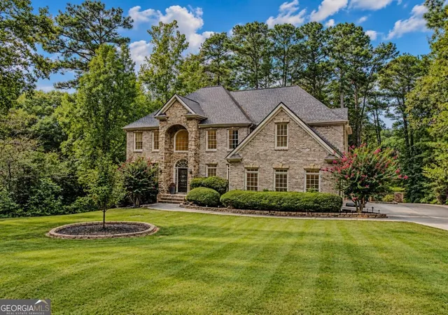 Photo 1 of Single family home for sale at 3551 Lochwolde Ln, Snellville, GA 30039 | MLS# 10845814 | Listing updated on 2026-09-28