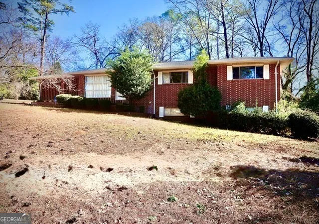 Photo 2 of Single family home for sale at 100 Brett Ave, Warner Robins, GA 31088 | MLS# 10837308 | Listing updated on 2026-09-23