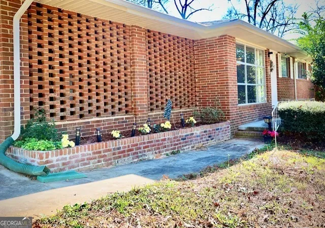 Photo 3 of Single family home for sale at 100 Brett Ave, Warner Robins, GA 31088 | MLS# 10837308 | Listing updated on 2026-09-23