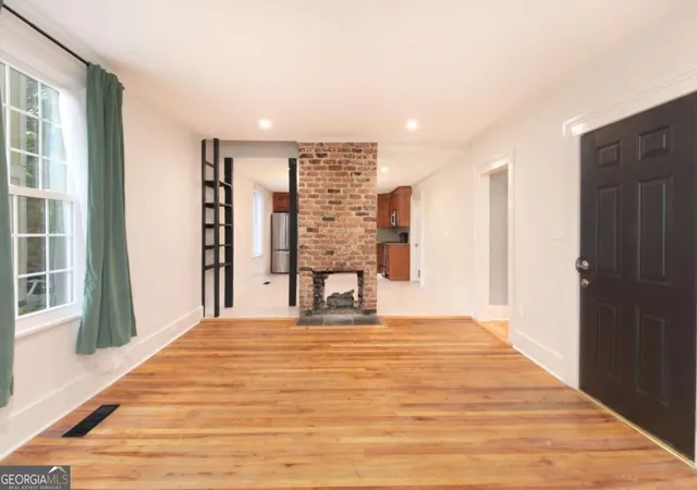 Photo 3 of Sale Pending at 546 Pulaski St, Athens, GA 30601 | MLS# 10843915 | Listing updated on 2026-10-17