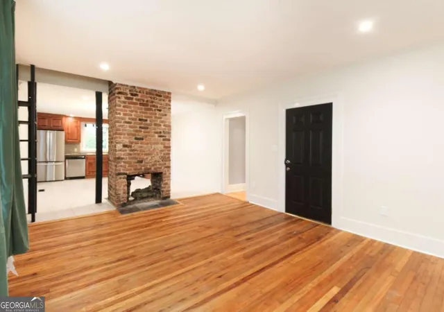 Photo 4 of Sale Pending at 546 Pulaski St, Athens, GA 30601 | MLS# 10843915 | Listing updated on 2026-10-17