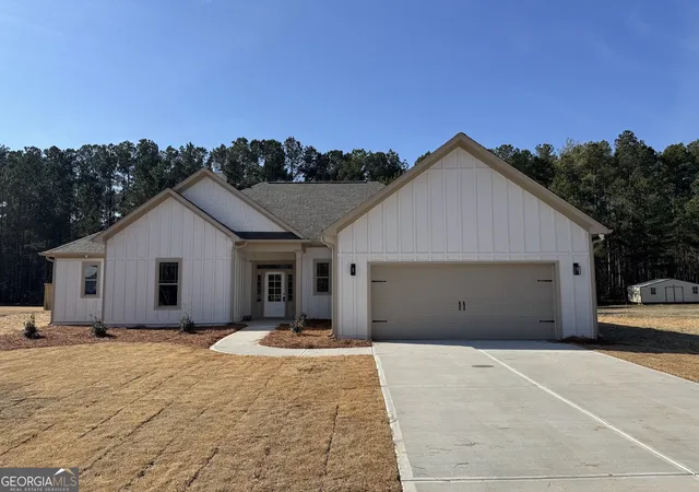 Photo 1 of Single family home for sale at 175 Country World Dr, Macon, GA 31211 | MLS# 10841610 | Listing updated on 2026-09-08