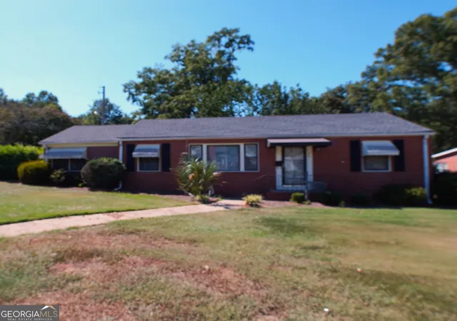 Single family home for sale at 401 N Harris St, Sandersville, GA 31082 | MLS# 10849299