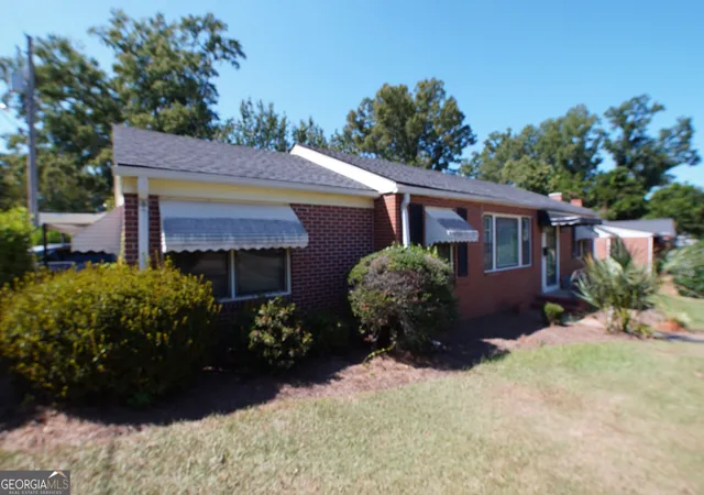 Photo 3 of Single family home for sale at 401 N Harris St, Sandersville, GA 31082 | MLS# 10849299 | Listing updated on 2026-09-23