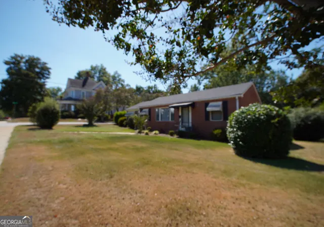 Photo 4 of Single family home for sale at 401 N Harris St, Sandersville, GA 31082 | MLS# 10849299 | Listing updated on 2026-09-23
