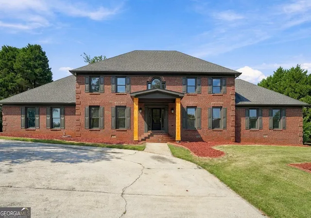 Photo 2 of Single family home for sale at 961 Jimson Dr Se, Conyers, GA 30013 | MLS# 10850574 | Listing updated on 2026-09-23