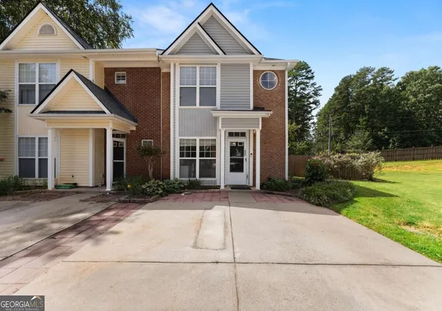 Photo 1 of Townhouse for sale at 268 Pearl Chambers Dr, Dawsonville, GA 30534 | MLS# 10842977 | Listing updated on 2026-09-24