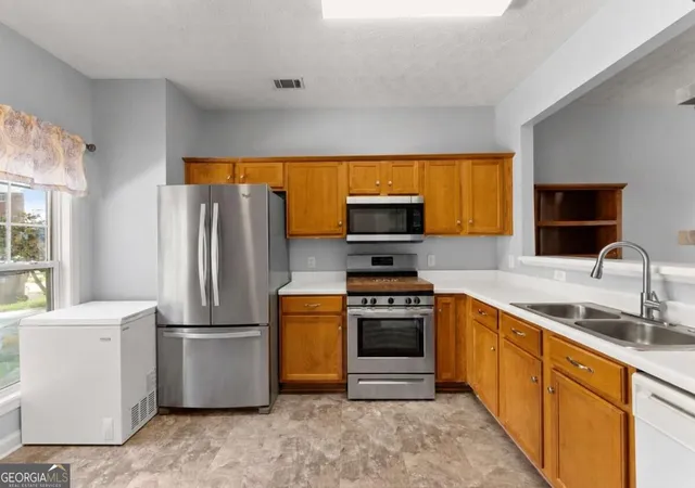 Photo 3 of Townhouse for sale at 268 Pearl Chambers Dr, Dawsonville, GA 30534 | MLS# 10842977 | Listing updated on 2026-09-24