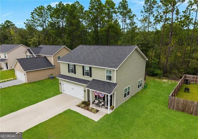 Photo 2 of Single family home for sale at 716 Mill Crk Cir, Hinesville, GA 31313 | MLS# 10844016 | Listing updated on 2026-09-11