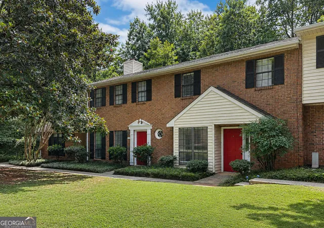 Photo 3 of Townhouse for sale at 1130 Jamestowne Trl, Alpharetta, GA 30009 | MLS# 10839898 | Listing updated on 2026-09-17