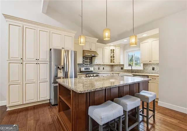 Photo 4 of Townhouse for sale at 64 Basswood Cir, Sandy Springs, GA 30328 | MLS# 10852499 | Listing updated on 2026-09-24
