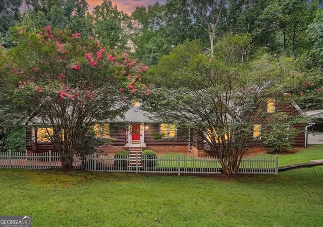 Photo 2 of Single family home for sale at 1244 Timberland Dr Se, Marietta, GA 30067 | MLS# 10824286 | Listing updated on 2026-09-21