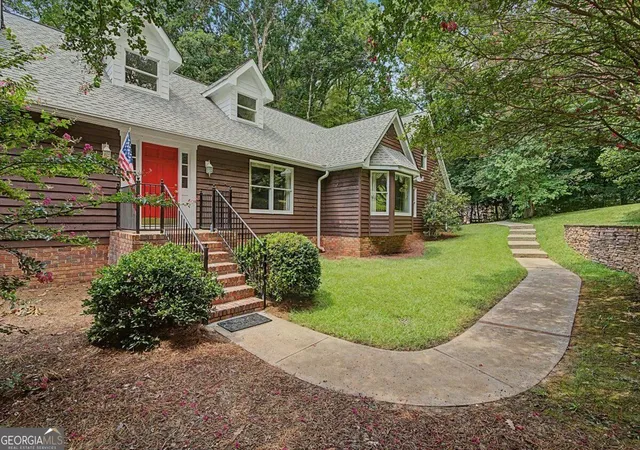 Photo 3 of Single family home for sale at 1244 Timberland Dr Se, Marietta, GA 30067 | MLS# 10824286 | Listing updated on 2026-09-21