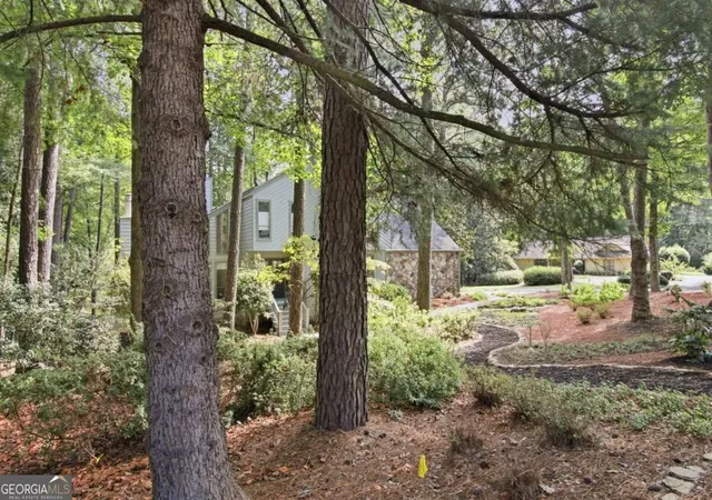 Photo 3 of Single family home for sale at 2222 Chimney Springs Dr, Marietta, GA 30062 | MLS# 10852559 | Listing updated on 2026-10-09