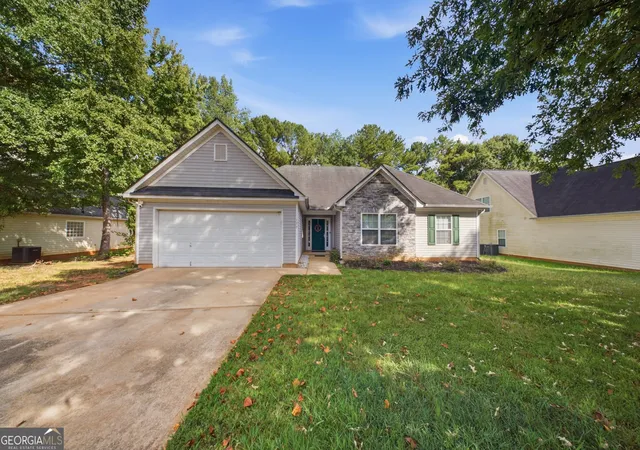 Photo 1 of Single family home for sale at 177 Revolutionary Dr, Hampton, GA 30228 | MLS# 10845957 | Listing updated on 2026-09-28
