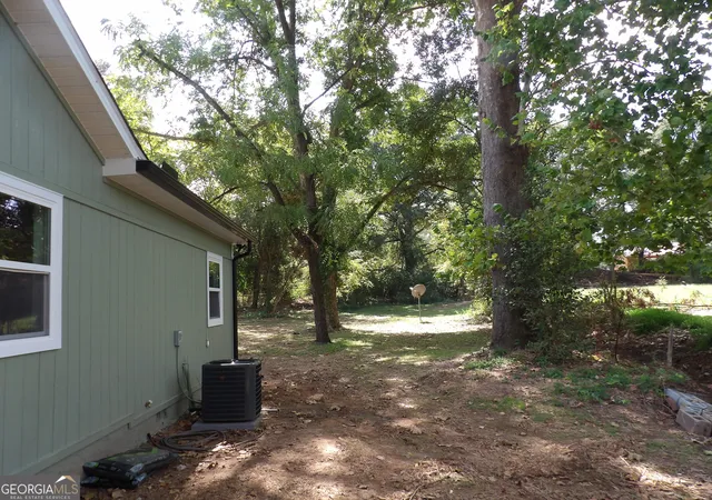 Photo 3 of Single family home for sale at 808 Alabama St, Carrollton, GA 30117 | MLS# 10830537 | Listing updated on 2026-09-17