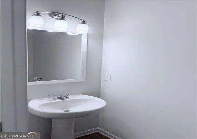 Photo 3 of Townhouse for sale at 3122 Meadowstone Ln SW, Atlanta, GA 30331 | MLS# 10870504 | Listing updated on 2026-10-25