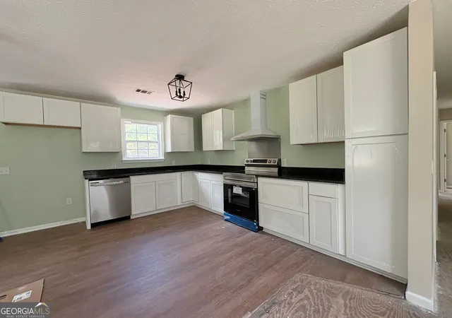 Photo 3 of Single family home for sale at 779 Carl Sutton Rd, Lizella, GA 31052 | MLS# 10840624 | Listing updated on 2026-09-06