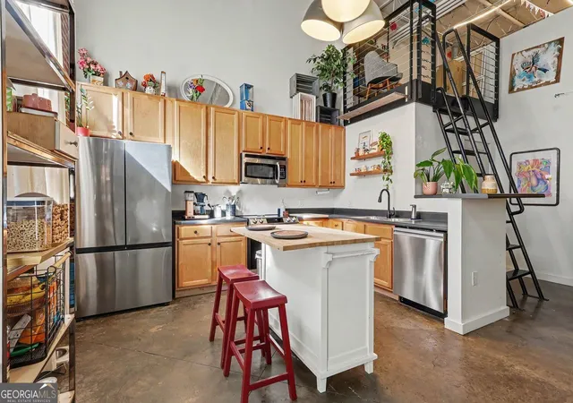 Listing Photo 1 - Condo for sale in building located at 174 Chester Ave Se, Atlanta, GA 30316 - Unit #126