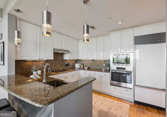 Photo 3 of Condo for sale at 700 Park Regency Pl NE #UNIT 1501, Atlanta, GA 30326 | MLS# 10879978 | Listing updated on 2026-10-30