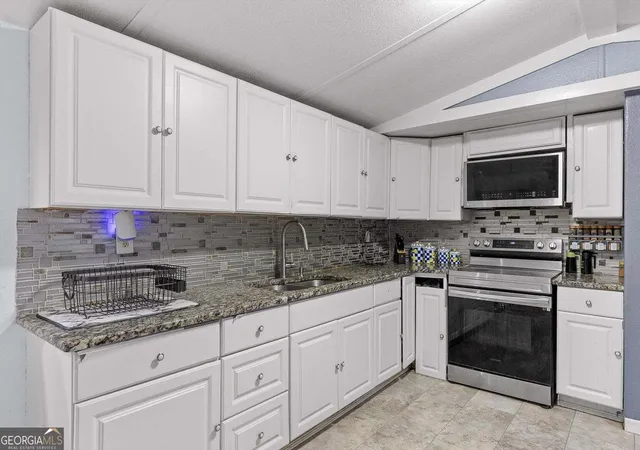 Photo 2 of Sale Pending at 984 Davenport Rd, Dalton, GA 30721 | MLS# 10838097 | Listing updated on 2026-09-16