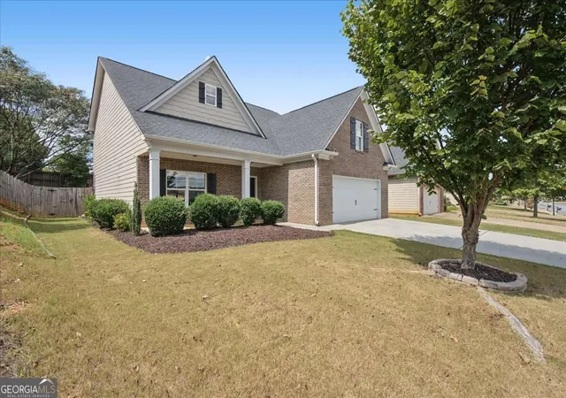 Photo 2 of Single family home for sale at 11 Spring Folly Nw, Cartersville, GA 30121 | MLS# 10845302 | Listing updated on 2026-10-07