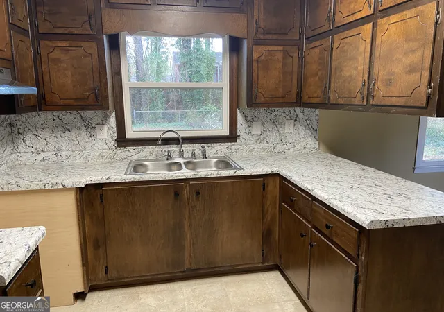 Photo 3 of Single family home for sale at 1710 Hallmark Dr, Griffin, GA 30223 | MLS# 10850863 | Listing updated on 2026-10-06