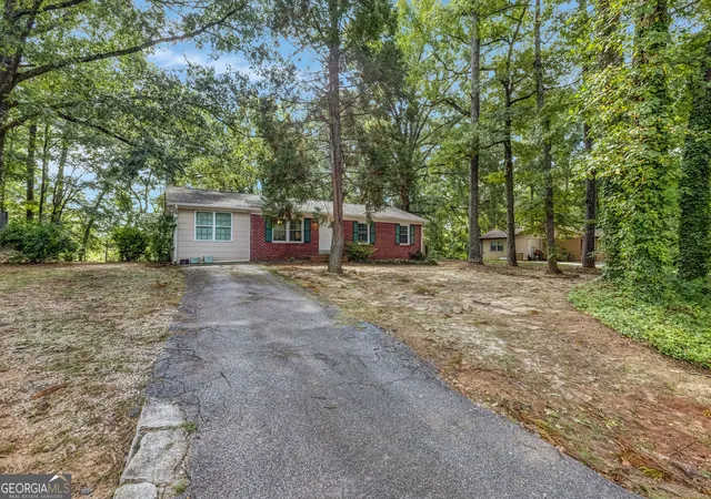 Photo 2 of Single family home for sale at 135 Highland Dr, Stockbridge, GA 30281 | MLS# 10839521 | Listing updated on 2026-09-30