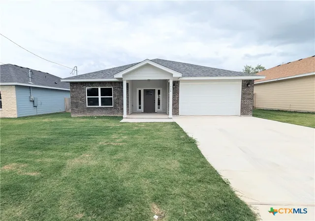 Photo 1 of Single family home for sale at 1708 E Ave G, Lampasas, TX 76550 | MLS# 548925 | Listing updated on 2026-09-09