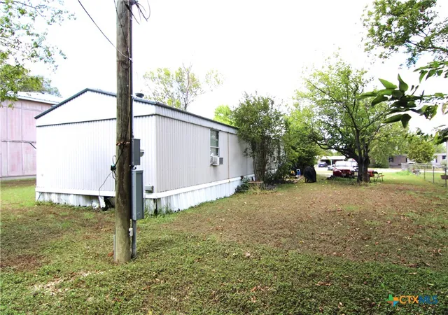Photo 2 of Manufactured home for sale at 214 W Beeline Ln, Harker Heights, TX 76548 | MLS# 556074 | Listing updated on 2026-08-17