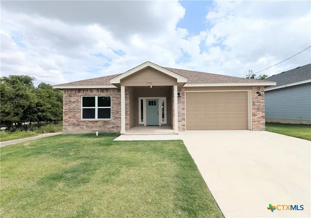 Photo 1 of Single family home for sale at 1714 E Ave G, Lampasas, TX 76550 | MLS# 558576 | Listing updated on 2026-09-09