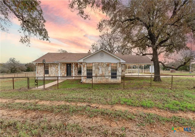 Photo 2 of Single family home for sale at 2569 County Rd 443, Waelder, TX 78959 | MLS# 564626 | Listing updated on 2026-08-17