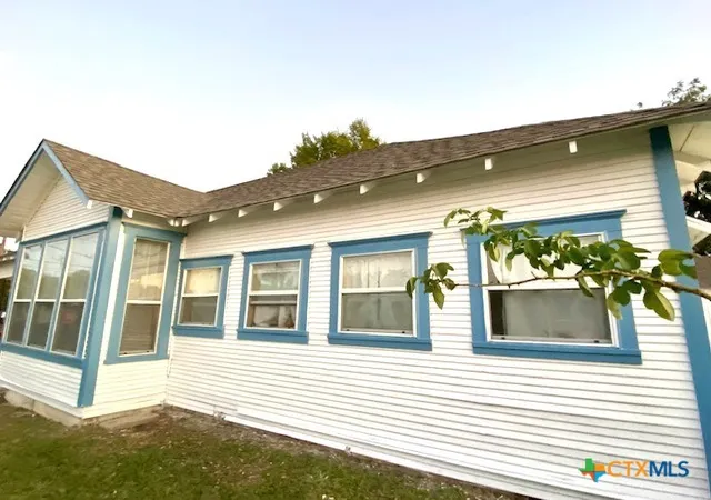 Photo 3 of Single family home for sale at 203 N 10th St, Gatesville, TX 76528 | MLS# 565615 | Listing updated on 2026-09-03