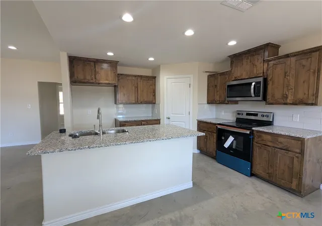 Photo 4 of Single family home for sale at 1023 Fieldstone Dr, Lampasas, TX 76550 | MLS# 567199 | Listing updated on 2026-09-09