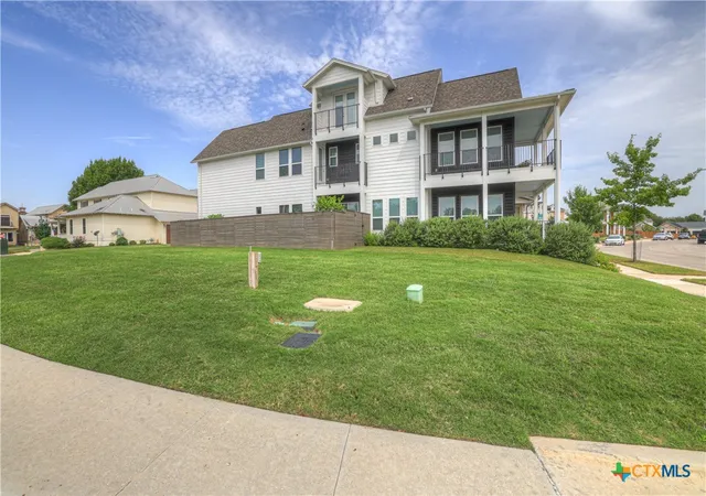 Photo 3 of Single family home for sale at 605 Creekside Comn, New Braunfels, TX 78130 | MLS# 573048 | Listing updated on 2026-08-03