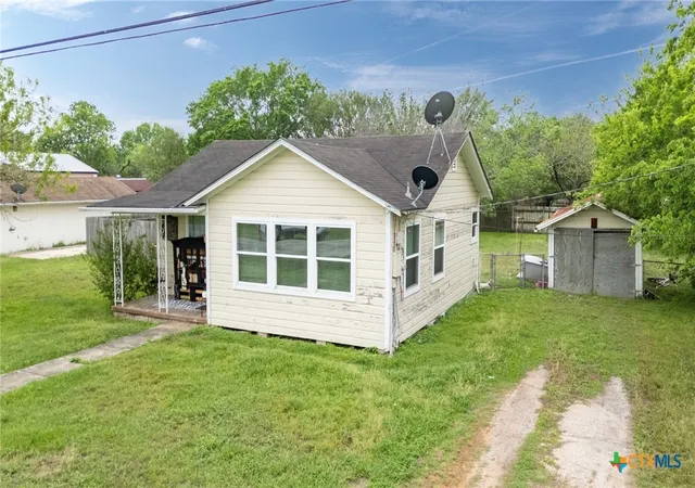Photo 18 of Single family home for sale at 704 Maple, Yoakum, TX 77995 | MLS# 575798 | Listing updated on 2026-08-29