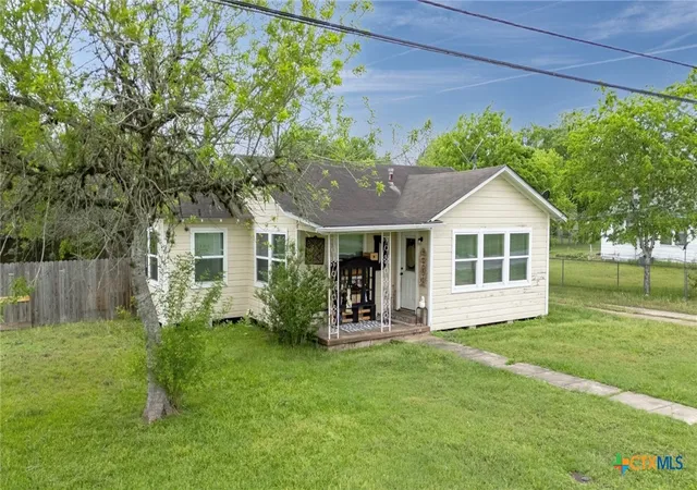 Photo 2 of Single family home for sale at 704 Maple, Yoakum, TX 77995 | MLS# 575798 | Listing updated on 2026-08-29