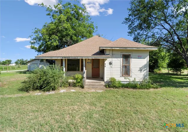 Single family home for sale at 1104 E Umlang St, Thorndale, TX 76577 | MLS# 576090