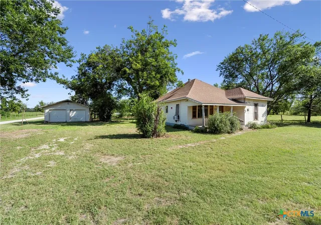 Photo 3 of Single family home for sale at 1104 E Umlang St, Thorndale, TX 76577 | MLS# 576090 | Listing updated on 2026-08-31