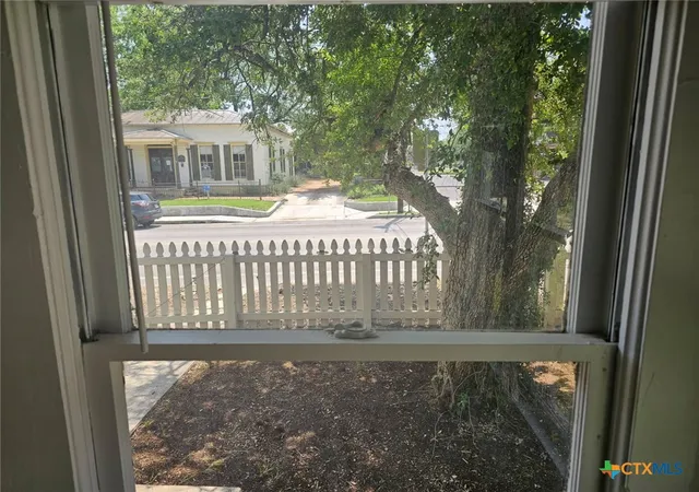 Photo 4 of Single family home for sale at 385 Comal Ave, New Braunfels, TX 78130 | MLS# 579058 | Listing updated on 2026-09-14