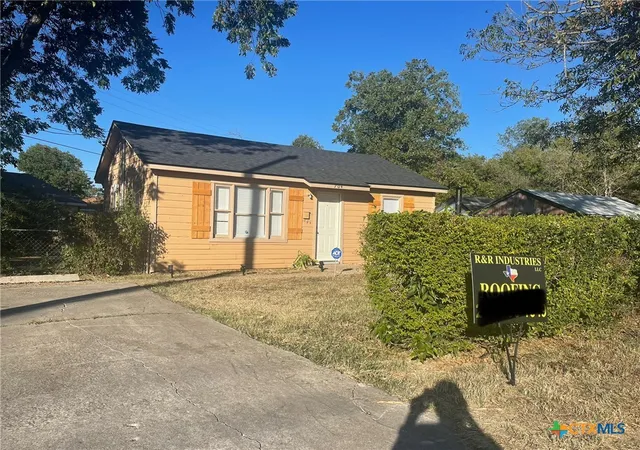 Photo 1 of Single family home for sale at 704 East Ave N, Temple, TX 76504 | MLS# 578621 | Listing updated on 2026-08-28