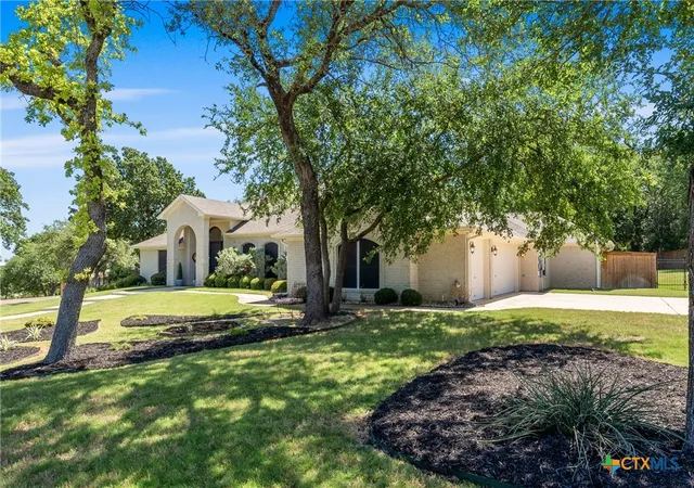 Photo 3 of Single family home for sale at 4340 Lago Vista Dr, Belton, TX 76513 | MLS# 581788 | Listing updated on 2026-08-26